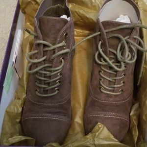 Size 8, brown Madden Girl booties